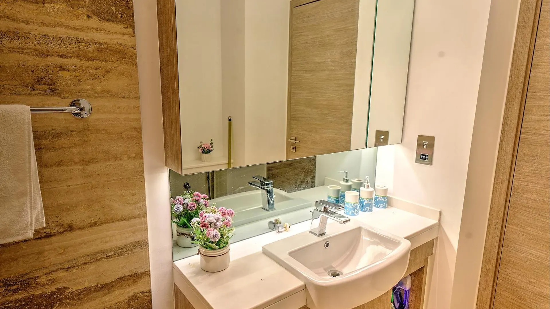 Apartment The Sterling Paradise Dubai United Arab Emirates