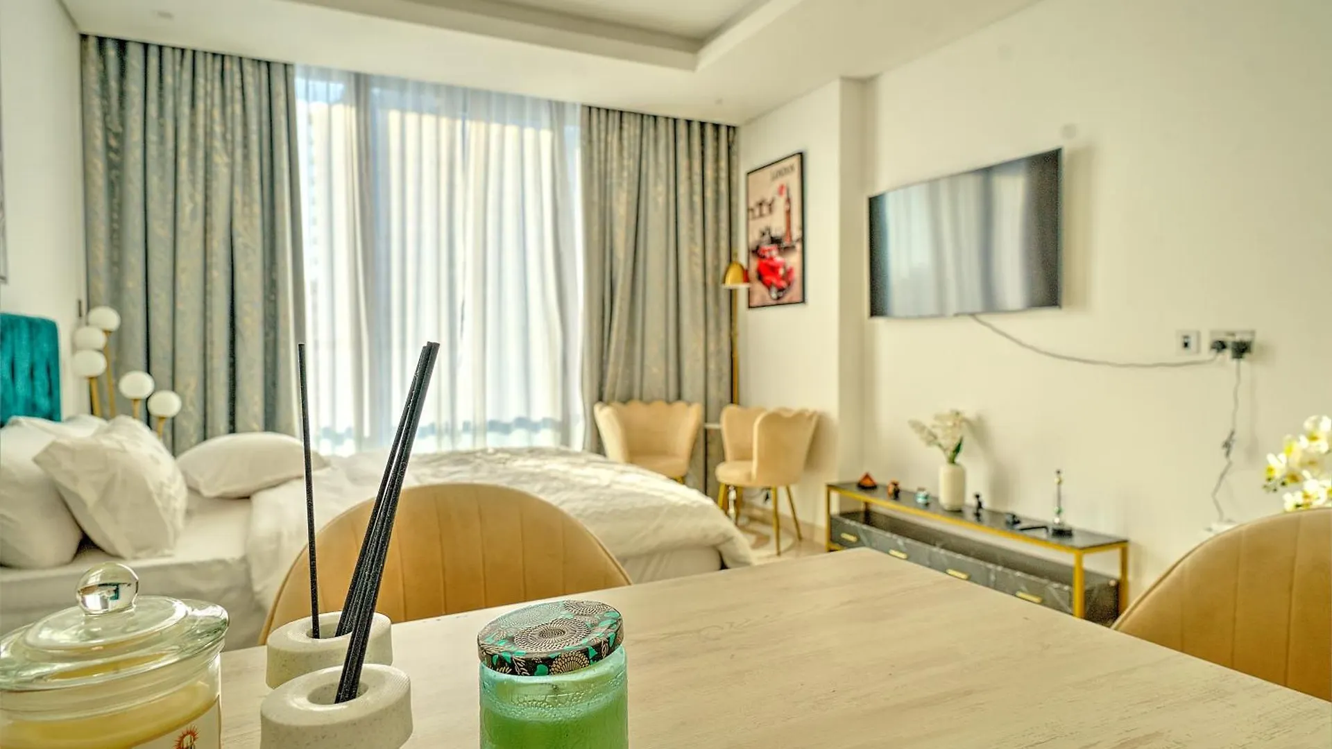 Apartment The Sterling Paradise Dubai
